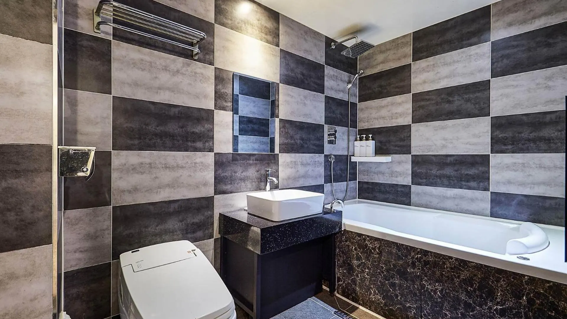 Film Hotel Incheon 0*,  South Korea